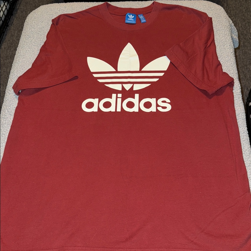 Adidas tee